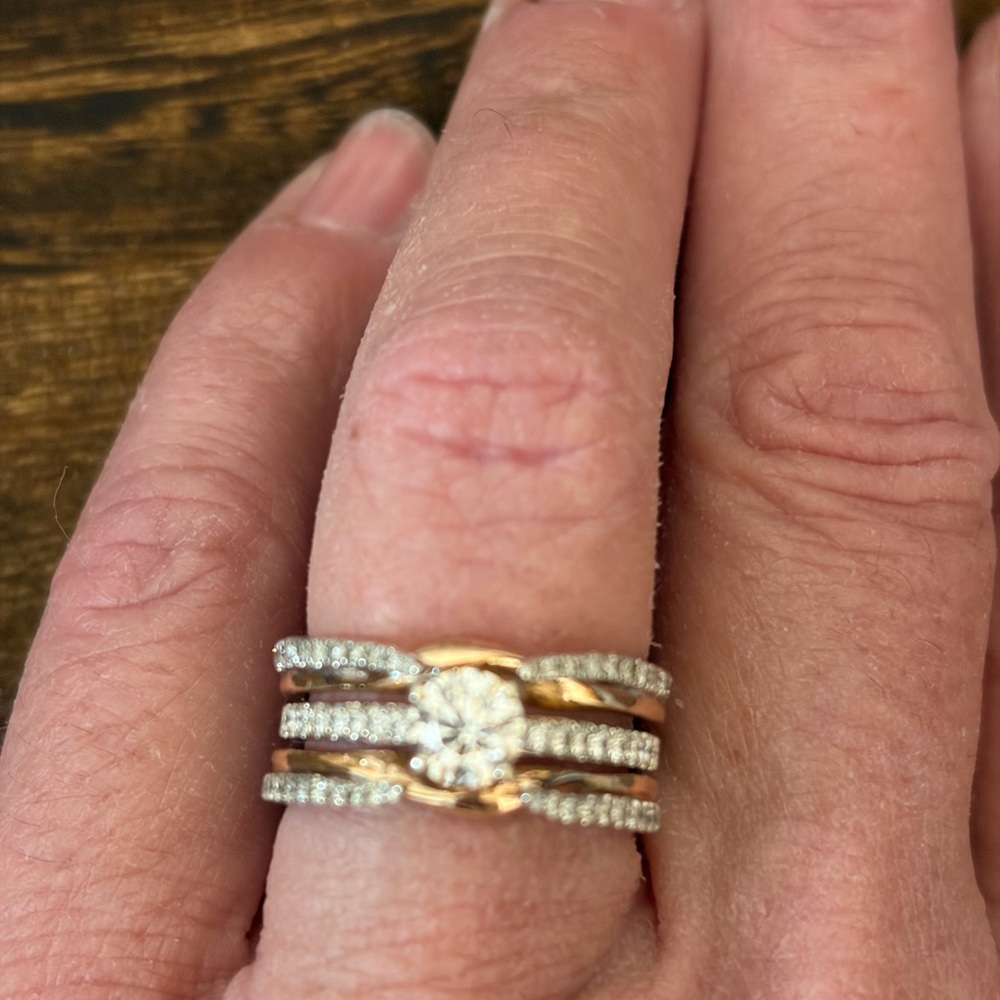 Gorgeous 14kt Solitaire Diamond Ring with Kay Jewelers Diamond Wrap
